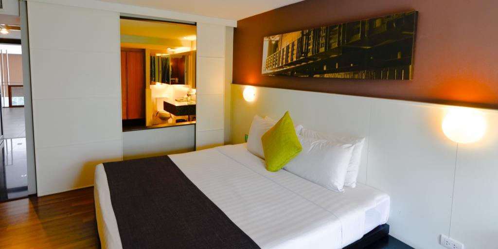 Guestroom: Page 10 Hotel