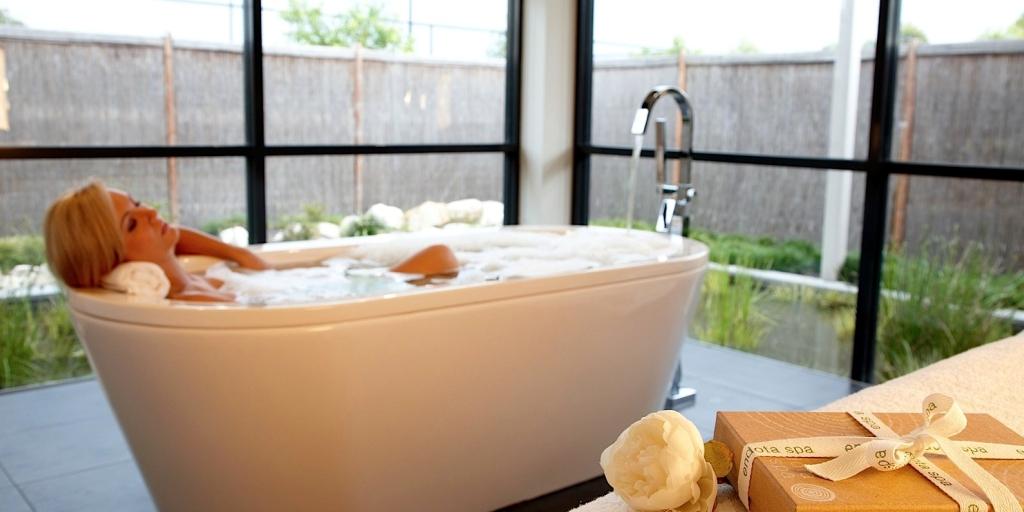 Deep Soaking Bath: Mercure Kooindah Waters