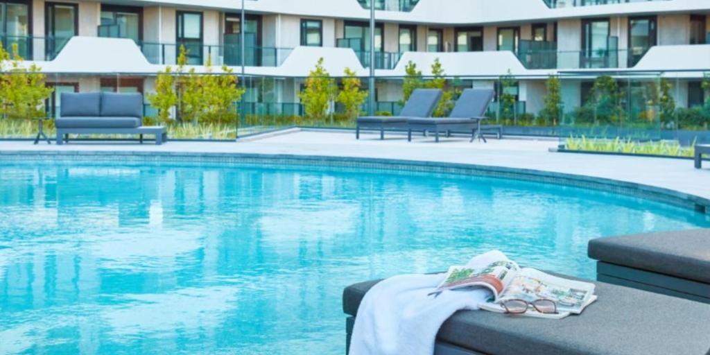 PARKROYAL Monash: Heated Pool