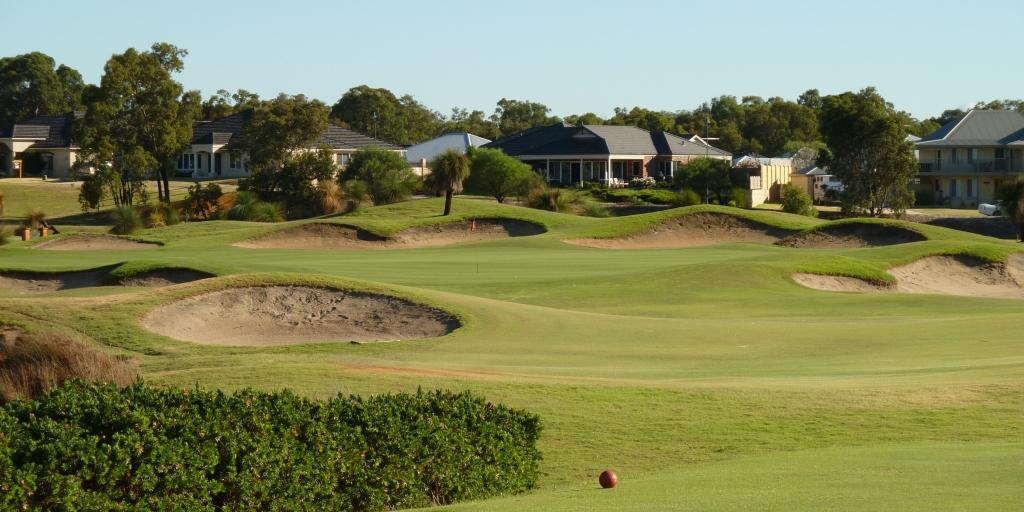 The 8th tee at The Vines Resort Ellenbrook Course