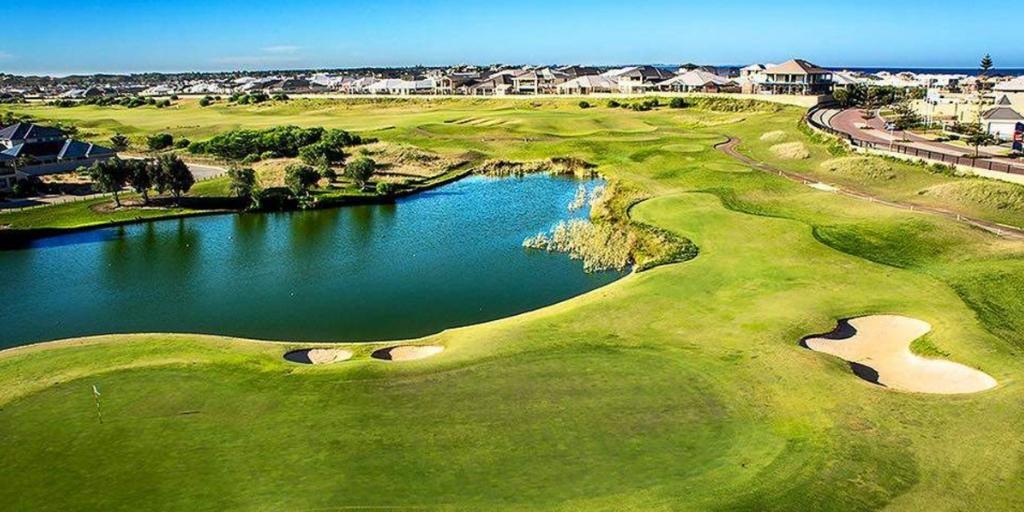 Secret Harbour Golf Links
