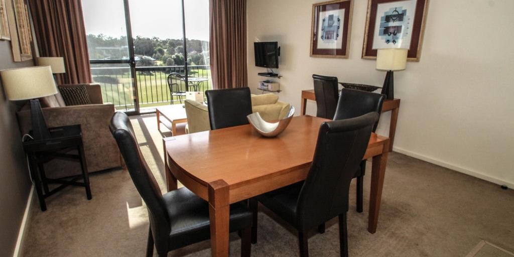 In Room Dining: Peppers Moonah Links