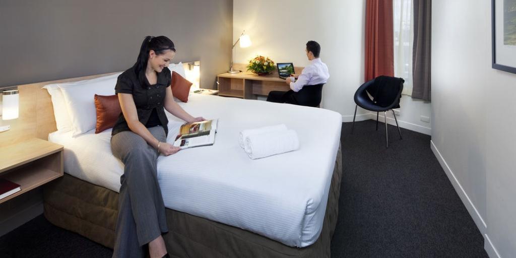 Guestroom: Ibis Perth