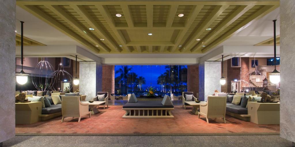 Lobby Sitting Area: Hilton Hua Hin Resort & Spa