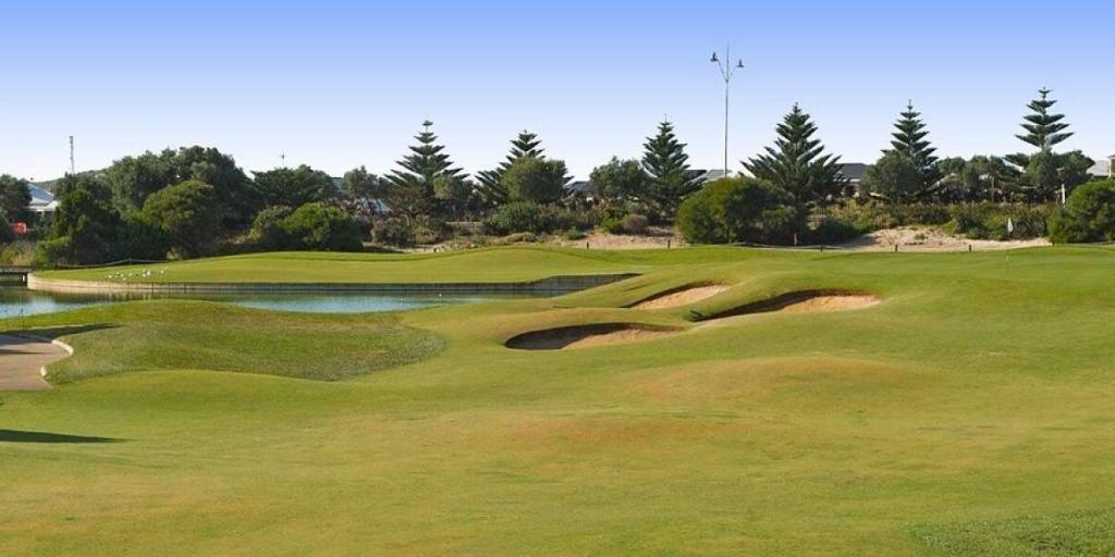 Secret Harbour Golf Links
