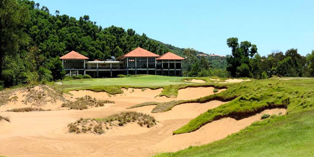 The amply bunkered 621-yard 18th Hole